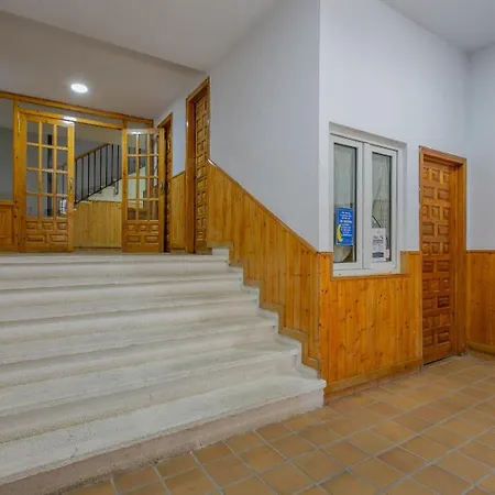 De Madera Muy Calido Con Buenas Vistas Y Wifi