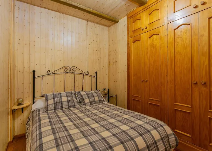 De Madera Muy Cálido Con Buenas Vistas Y Wifi *